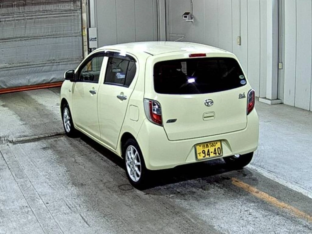 Daihatsu Mira e:S  с аукциона в Японии