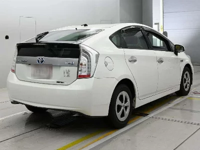 Toyota Prius PHV