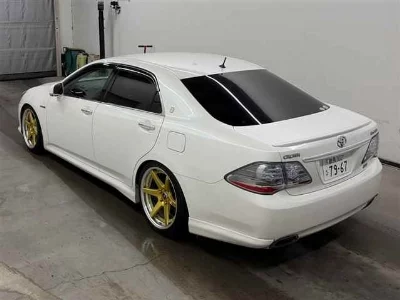 Toyota CROWN HYBRID