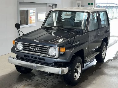 Toyota LAND CRUISER 70