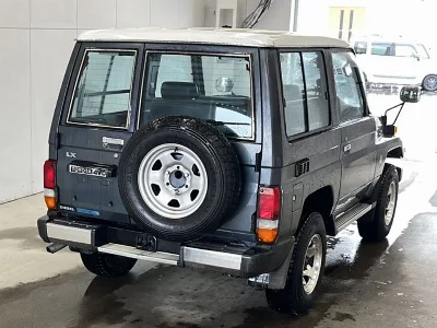 Toyota LAND CRUISER 70