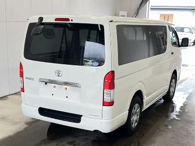 Toyota HiAce Van