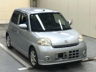Daihatsu Esse