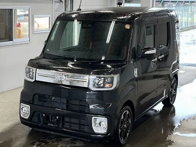 Toyota Pixis Mega