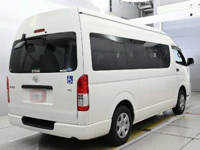 Toyota HiAce Commuter