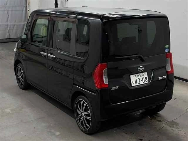 Daihatsu Tanto  с аукциона в Японии