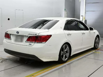Toyota CROWN HYBRID