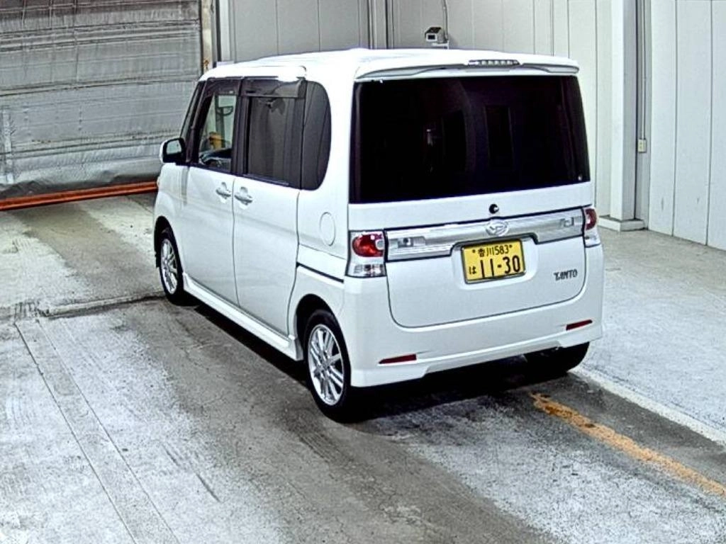 Daihatsu Tanto  с аукциона в Японии