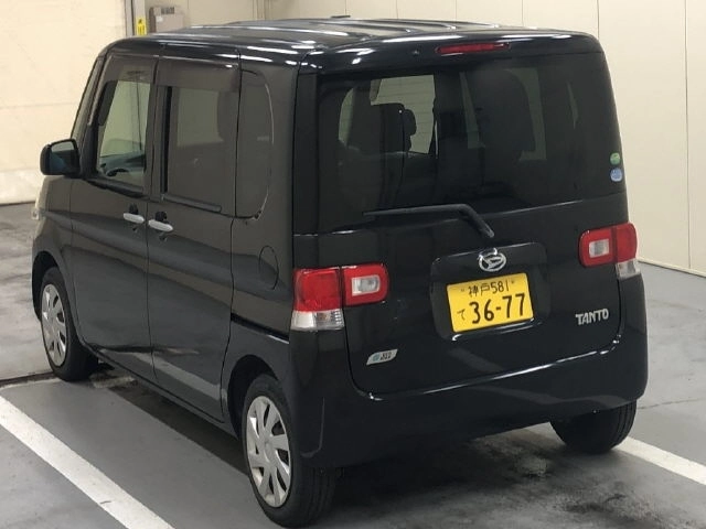 Daihatsu Tanto  с аукциона в Японии
