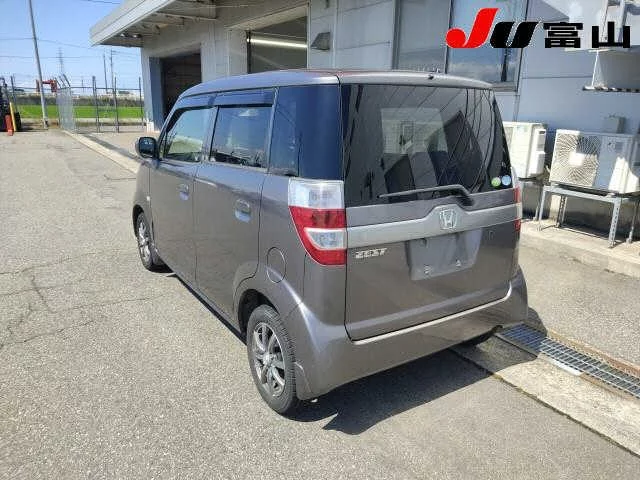 Honda Zest  с аукциона в Японии
