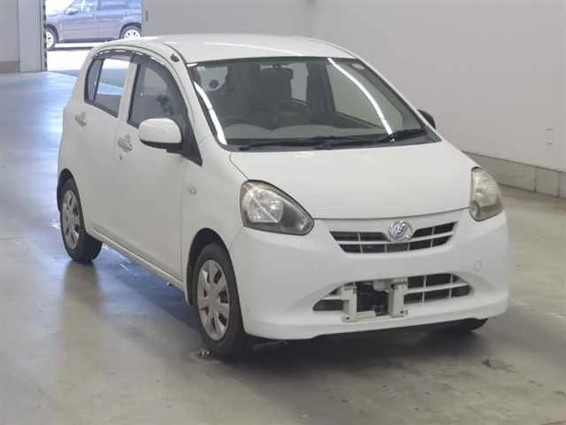 Daihatsu Mira e:S  с аукциона в Японии