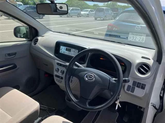 Daihatsu Mira e:S  с аукциона в Японии