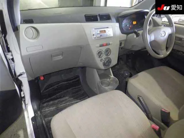 Daihatsu Mira  с аукциона в Японии