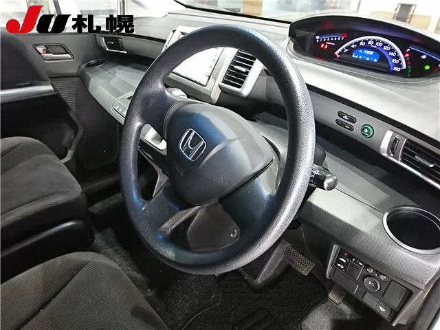 Honda Freed  с аукциона в Японии