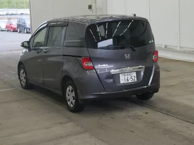 Honda Freed Spike