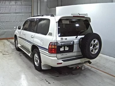Toyota LAND CRUISER 100