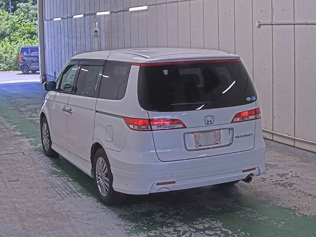 Honda Elysion  с аукциона в Японии