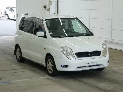 Mitsubishi Mirage Dingo