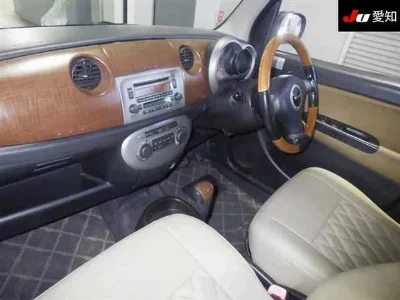 Daihatsu Mira Gino