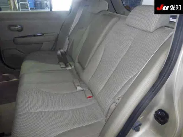 Nissan Tiida  с аукциона в Японии