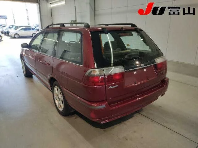 Nissan Avenir  с аукциона в Японии