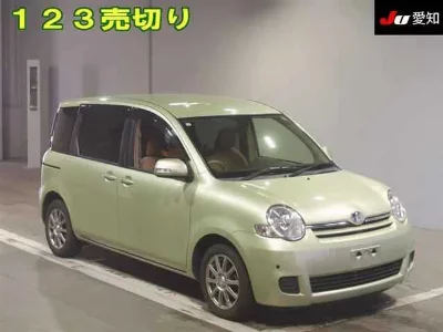 Toyota Sienta