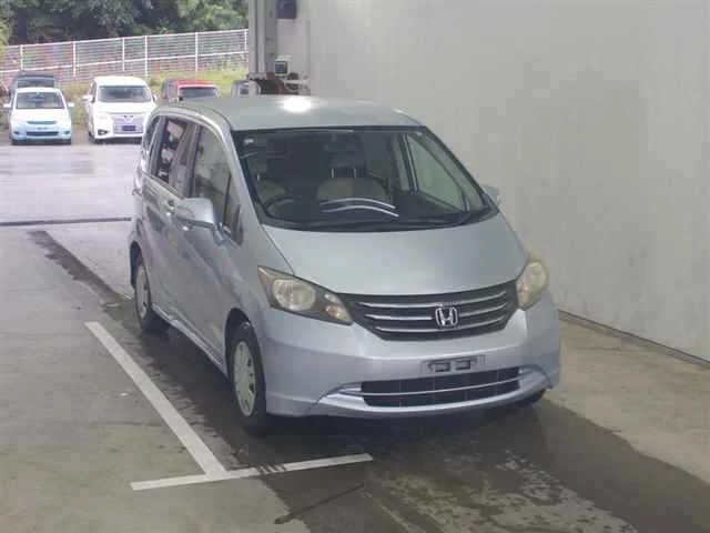 Honda Freed  с аукциона в Японии
