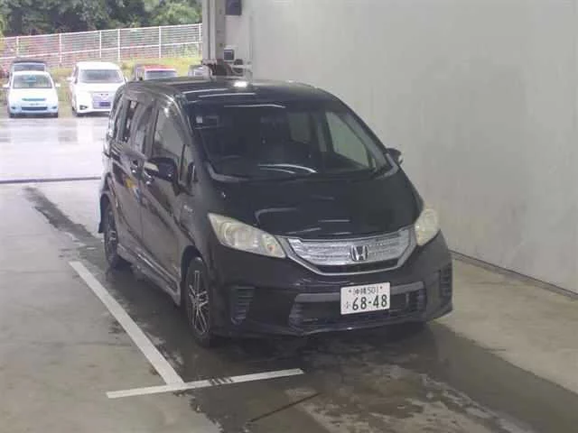 Honda Freed  с аукциона в Японии