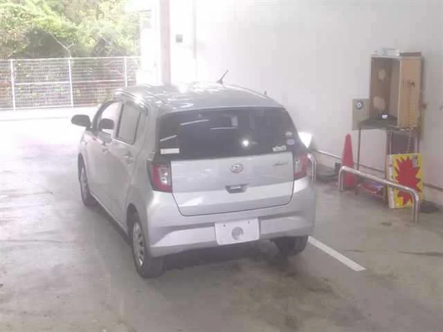 Daihatsu Mira e:S  с аукциона в Японии