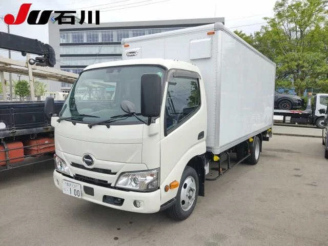 Hino DUTRO DRY VAN  с аукциона в Японии