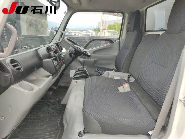 Hino DUTRO DRY VAN  с аукциона в Японии