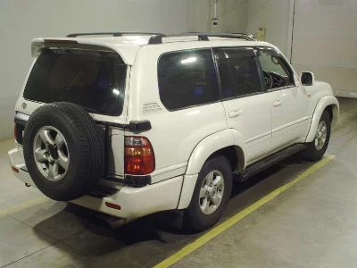 Toyota LAND CRUISER 100