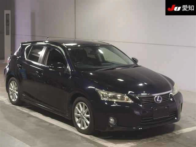 Lexus CT200h  с аукциона в Японии