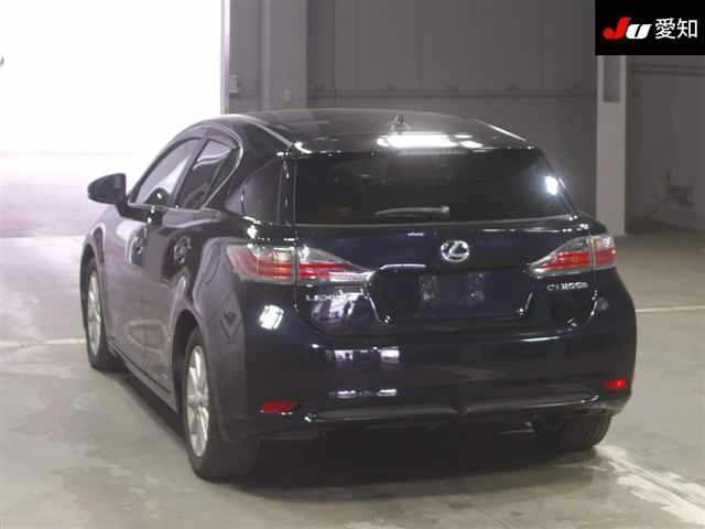 Lexus CT200h  с аукциона в Японии