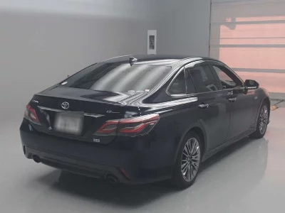 Toyota CROWN HYBRID