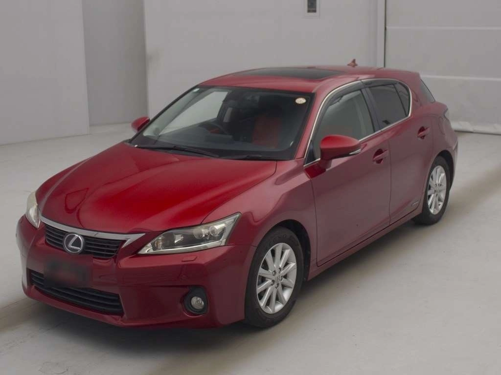 Lexus CT200h  с аукциона в Японии