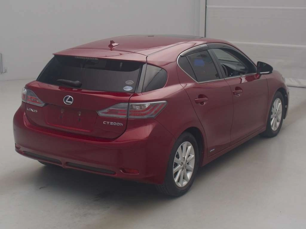 Lexus CT200h  с аукциона в Японии