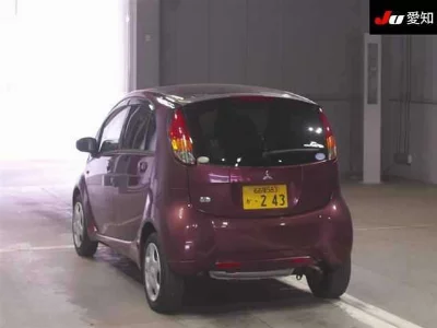 Mitsubishi i