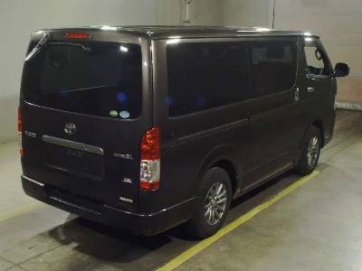 Toyota HiAce Van