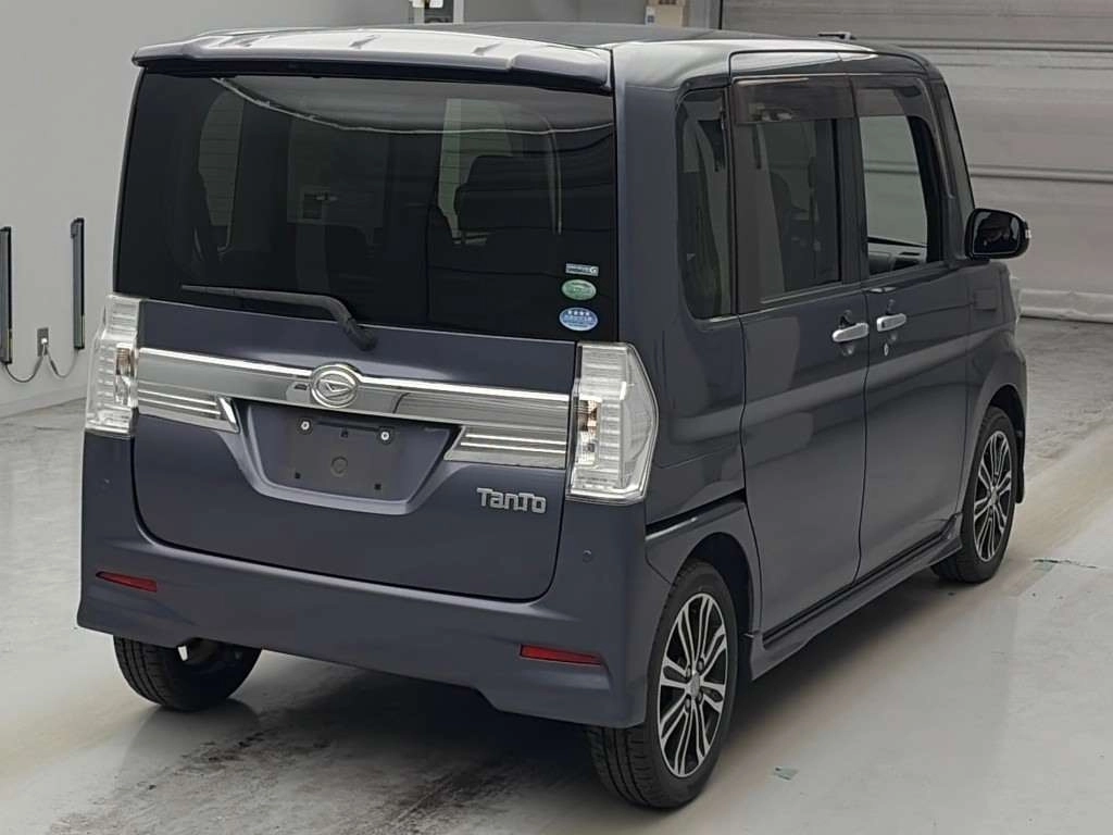 Daihatsu Tanto  с аукциона в Японии