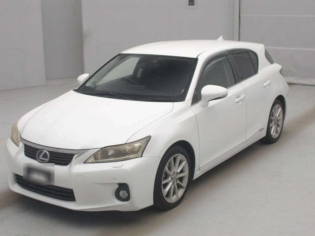 Lexus CT200h  с аукциона в Японии