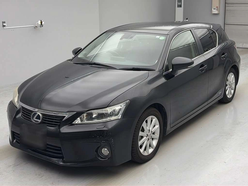 Lexus CT200h  с аукциона в Японии