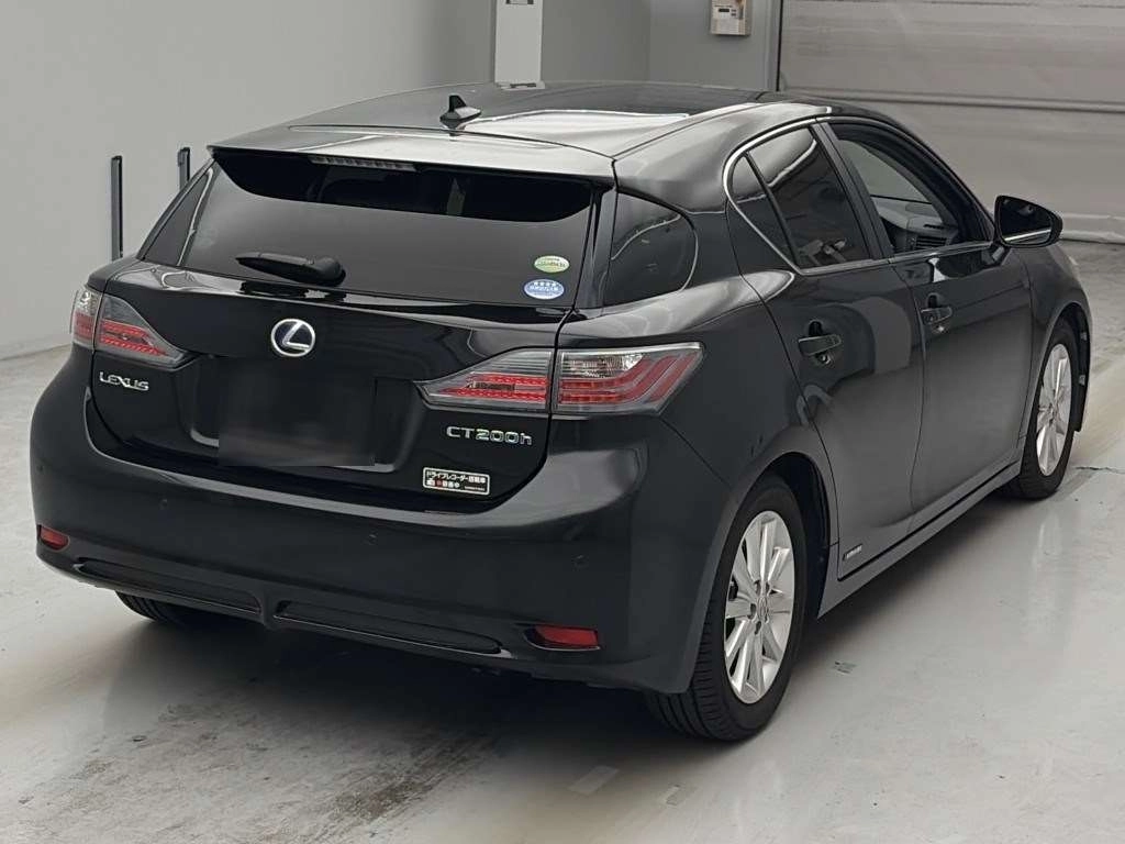Lexus CT200h  с аукциона в Японии