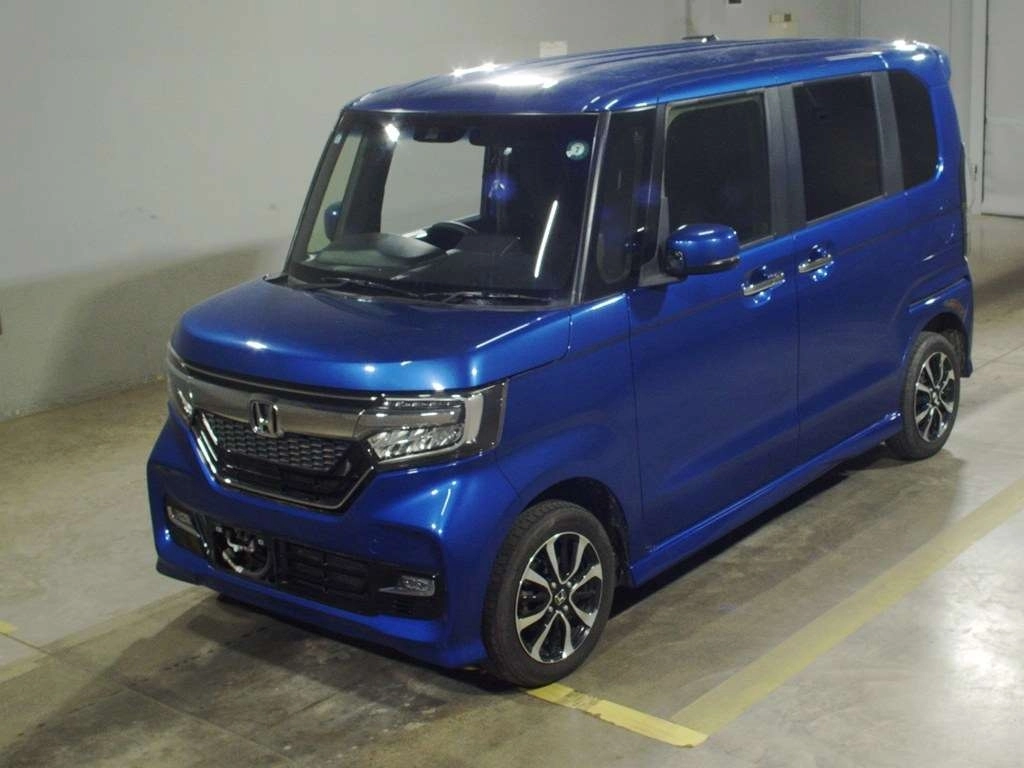 Honda N BOX CUSTOM  с аукциона в Японии