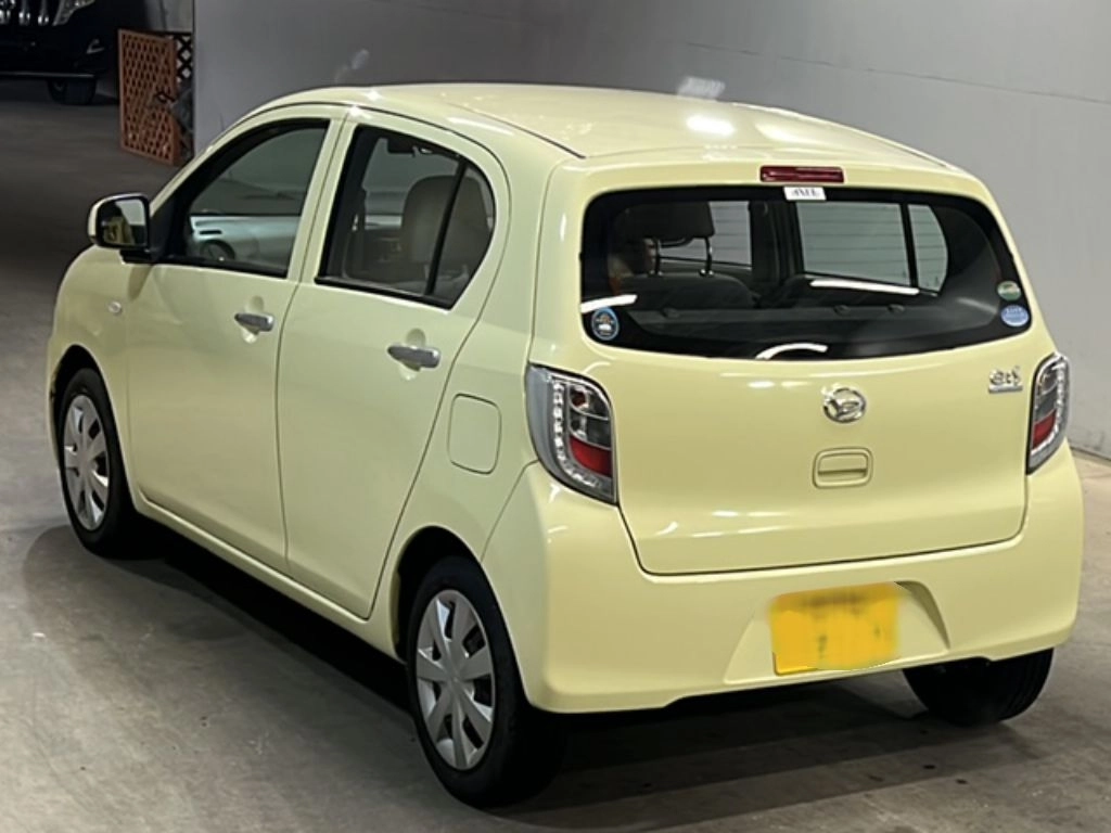 Daihatsu Mira e:S  с аукциона в Японии