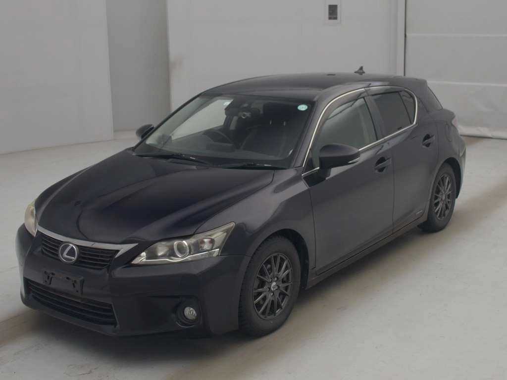 Lexus CT200h  с аукциона в Японии