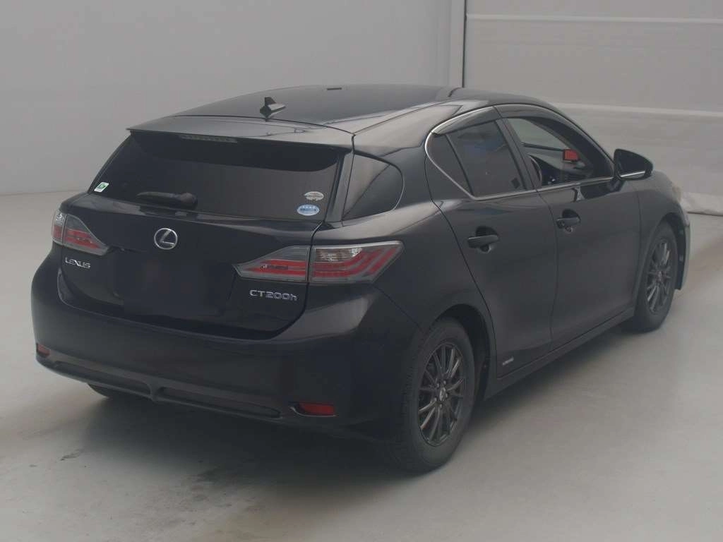 Lexus CT200h  с аукциона в Японии