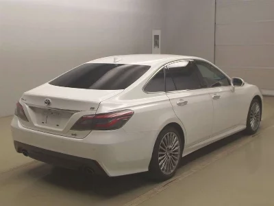 Toyota CROWN HYBRID