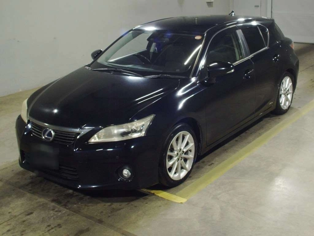 Lexus CT200h  с аукциона в Японии
