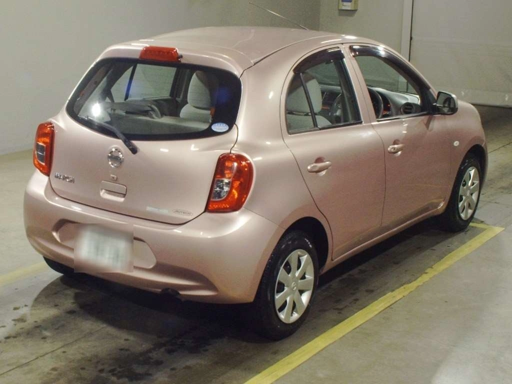 Nissan March  с аукциона в Японии